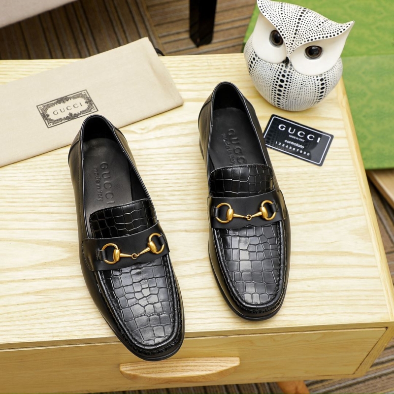G*u*i leather shoes